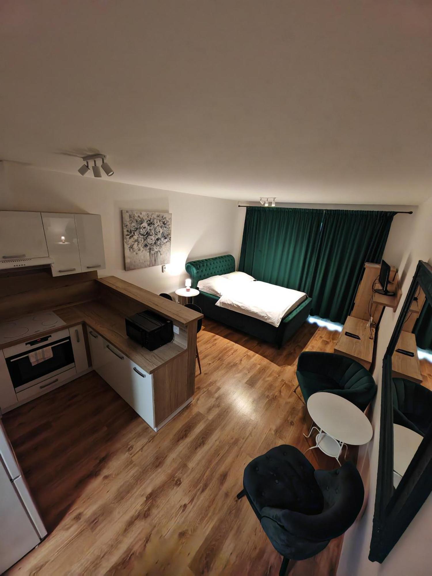 Entrez Radnica Apartman Kassa Kültér fotó